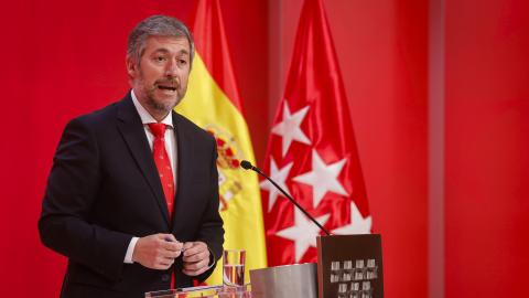 El consejero Miguel Ángel García Martín atiende a los medios de comunicación desde la Real Casa de Correos