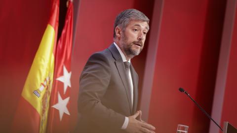 El portavoz de la Comunidad de Madrid atiende a los medios de comunicación desde la Real Casa de Correos