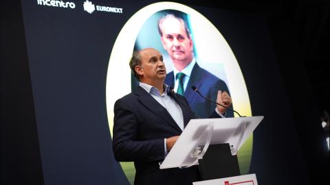 El consejero López-Valverde en la gala de los III Q5 Awards