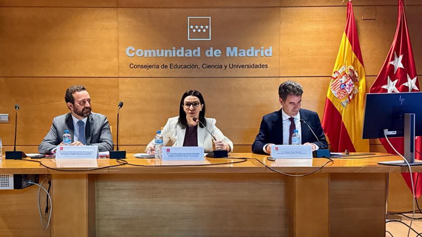 La consejera Mercedes Zarzalejo durante la reunión del Observatorio de Convivencia del Consejo Escolar Regional