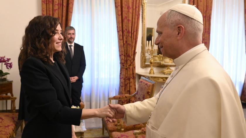La presidenta Isabel Díaz Ayuso en audicencia privada junto al Papa León XIV 