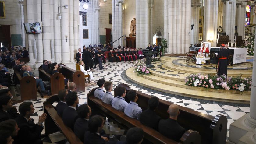 Díaz Ayuso, en la oración y homenaje del Papa León XIV a la Virgen de la Almudena La presidenta Isabel Díaz Ayuso en la oración y homenaje del Papa León XIV a la Virgen de la Almudena