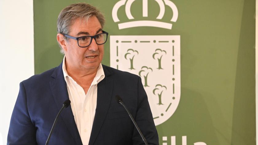Sánchez inaugura en Boadilla del Monte la jornada Gestión de Residuos urbanos en la Comunidad de Madrid El viceconsejero José Antonio Sánchez durante la jornada Gestión de Residuos urbanos en la Comunidad de Madrid