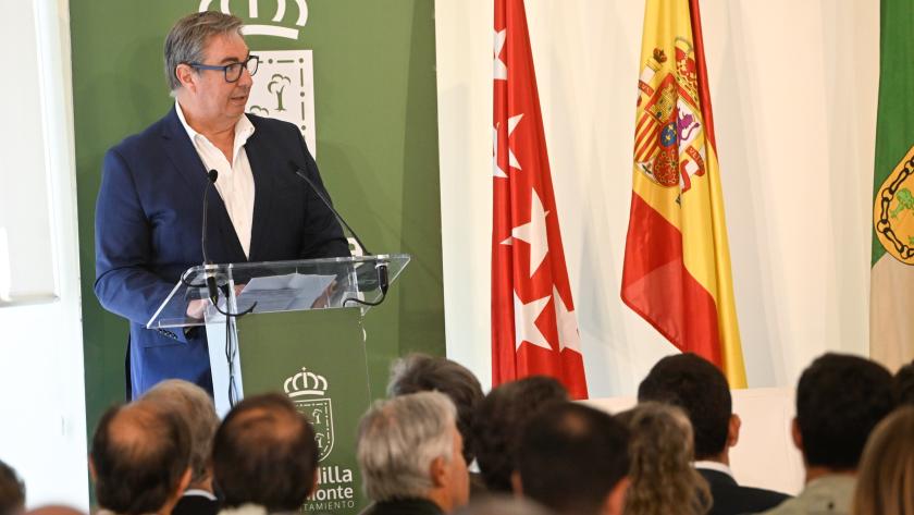 Sánchez inaugura en Boadilla del Monte la jornada Gestión de Residuos urbanos en la Comunidad de Madrid El viceconsejero José Antonio Sánchez durante la jornada Gestión de Residuos urbanos en la Comunidad de Madrid