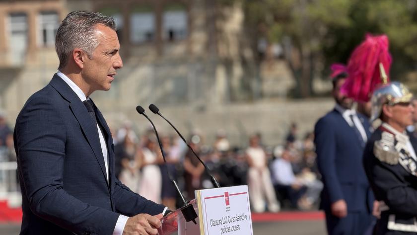 El consejero Novillo en la clausura y entrega de diplomas del LXII Curso Selectivo de Formación Básica