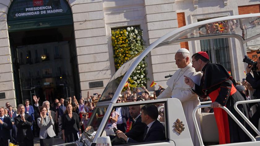 El Papa León XIV, a su paso por la Puerta del Sol El Papa León XIV a su paso por la Real Casa de Correos