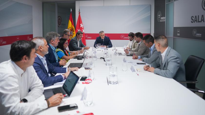 La Comunidad de Madrid refuerza la seguridad ante accidentes de alto riesgo en industrias con la actualización de sus Planes de Emergencia Exterior El consejero Novillo en la Comisión de Protección Civil en la sede de la ASEM112