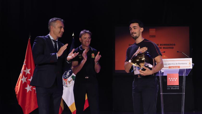 La Comunidad de Madrid refuerza su Cuerpo de Bomberos con 267 nuevos profesionales, la mayor promoción de su historia El consejero Novillo en la inauguración del curso para conductores especialistas