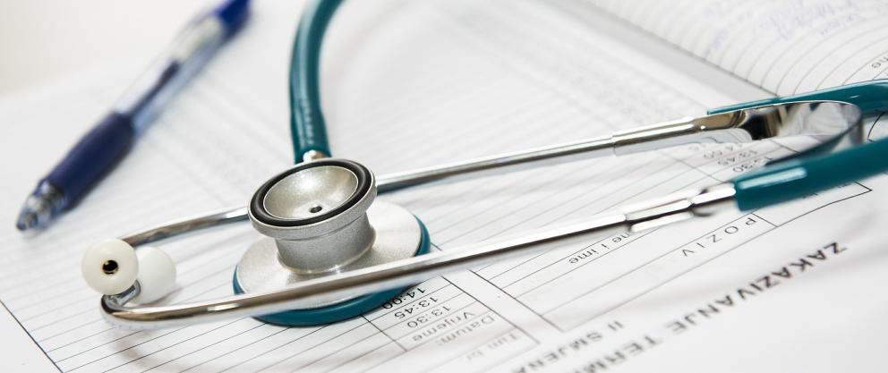 Documentos e instrumental médico Documentos e instrumental médico