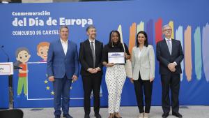 Los consejeros García Martín y Zarzalejo en la 22ª edición del tradicional concurso de carteles sobre la historia y los valores de la Unión Europea