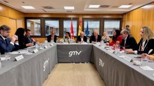 La consejera Mercedes Zarzalejo durante su visita para conocer el proyecto de tecnología cuántica Q-MIND