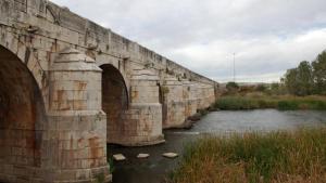 Puente largo de Aranjuez sobre el río