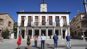 Aguado visita Miraflores y Bustarviejo y apela a “la unión entre administraciones” para “combatir” al coronavirus