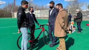 La Comunidad de Madrid entrega nuevo material deportivo a 27 federaciones para sus centros y programas 