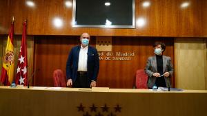 Antonio Zapatero y Elena Andradas evalúan la situación epidemiológica y asistencial de Madrid
