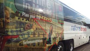 Autobús vinilado