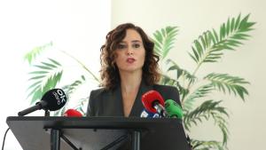 Primer plano de la presidenta interviniendo ante los medios