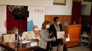 entrega acreditación a profesional del hospital gregorio marañón