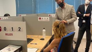 Miguel Ángel Martín visita el Call Center del 012