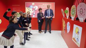 El consejero en su visita al aula 