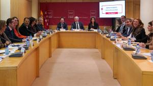 La Comunidad de Madrid actualizará este verano su Plan de Enfermedades Poco Frecuentes para la atención y cuidado de estas personas El consejero durante la reunión