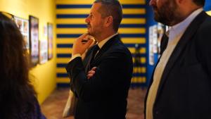 El consejero de Cultura ha visitado la exposición Los clásicos en las pantallas