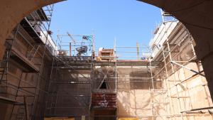 restauración patio baztán