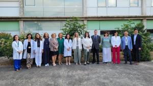 La viceconsejera de Sanidad junto con representantes del Hospital Infanta Leonor y de Atención Primaria