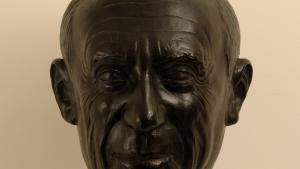 Busto Picasso Nº Inv CE00065 © Sucesión Picasso / VEGAP Madrid 2026 Busto con el rostro de Pablo Picasso adulto