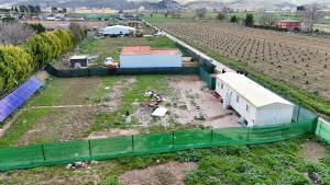 Imagen del derribo de nueve viviendas ilegales en la Vega del Tajuña 