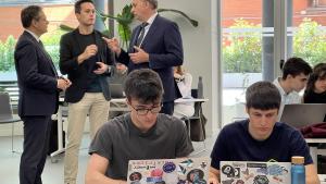 El consejero Miguel López-Valverde durante el I Hackathon