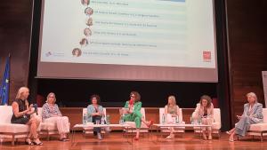 Mesa de la III Jornada de Humanización, con participación de Atención Primaria