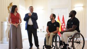 Díaz Ayuso ha recibido hoy en la Real Casa de Correos al Club Deportivo Ilunion de Baloncesto en Silla de Ruedas 