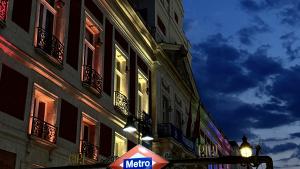 Iluminación Real Casa de Correos - Fiesta del Orgullo