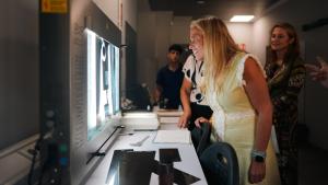 La consejera Rocío Albert durante su visita al Centro de Formación para el Empleo de la Administración Regional