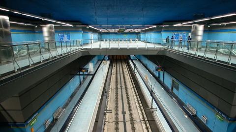 Vista de la estación desde el nivel superior con Vitrex azul