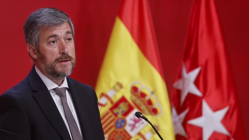 El portavoz de la Comunidad de Madrid atiende a los medios de comunicación desde la Real Casa de Correos