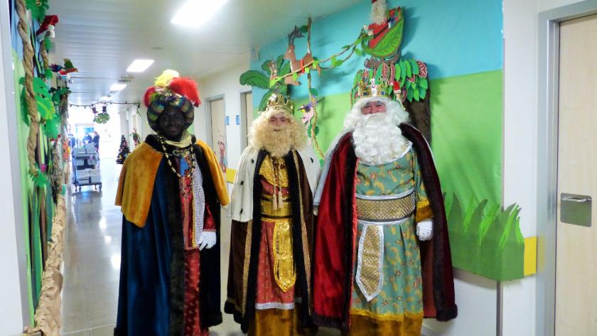 Los Reyes Magos sorprendieron a los niños ingresados en el Hospital Universitario Infanta Leonor