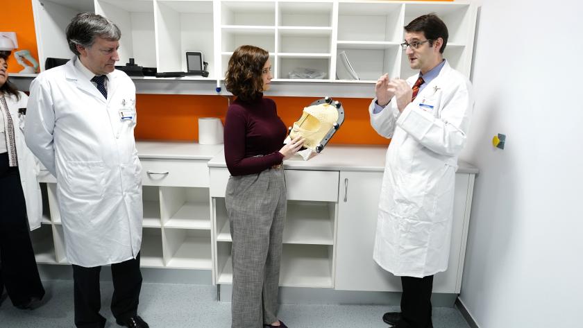 Díaz Ayuso en la Oncología Radioterápica y Radiofísica del Hospital Puerta de Hierro