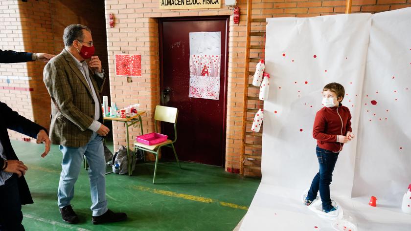 Visita de Enrique Ossorio al IES Juan de la Cierva en Madrid