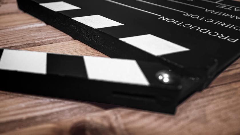 Claqueta de Cine claqueta de cine sobre una mesa