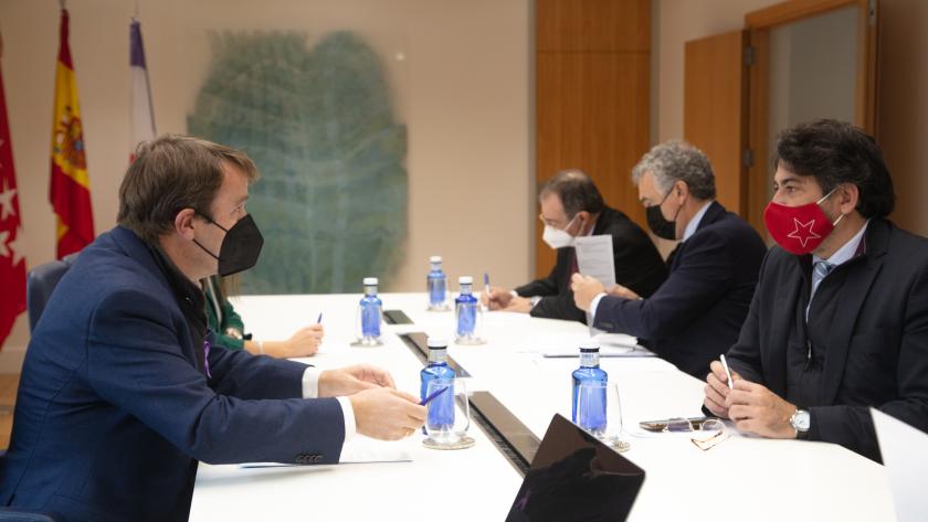 Mesa de reunión 