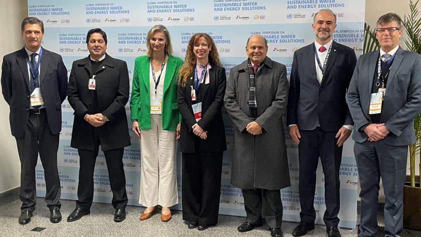La consejera Paloma Martín con otros asistentes del foro
