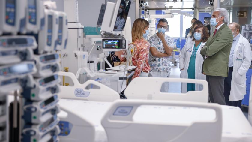 El consejero de Sanidad ha visitado hoy las instalaciones, más amplias y equipadas con novedosos sistemas de monitorización