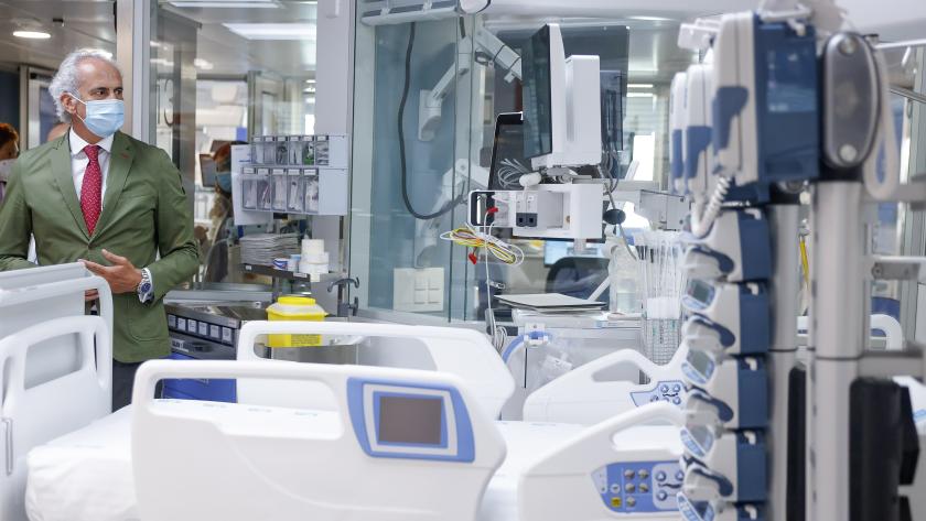 El consejero de Sanidad ha visitado hoy las instalaciones, más amplias y equipadas con novedosos sistemas de monitorización