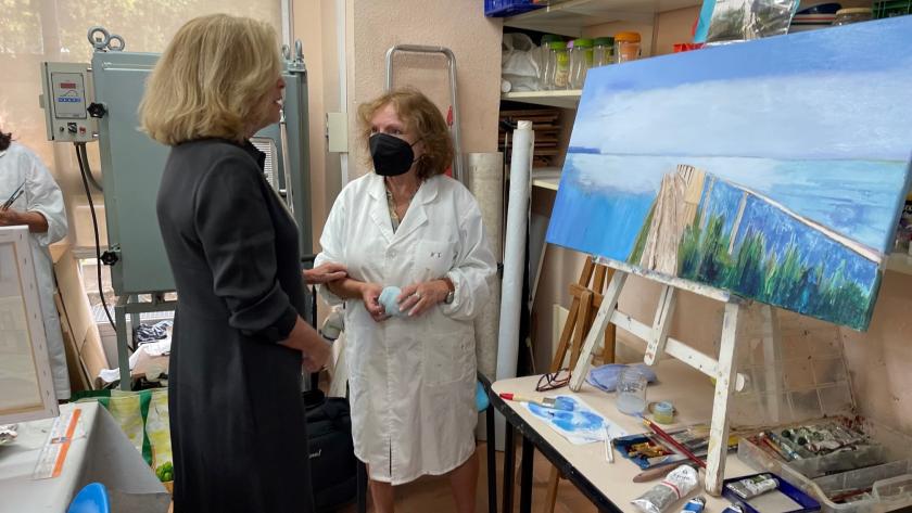 La consejera de Política Social visita un centro de Tres Cantos 