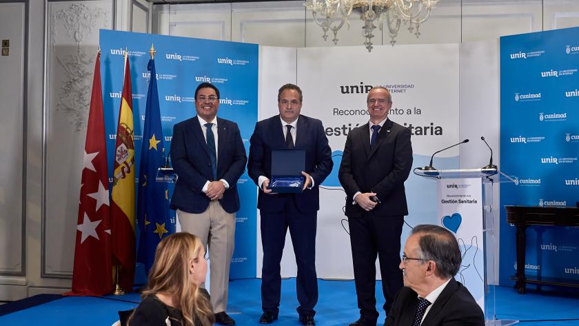 César Gómez Derch recoge el premio