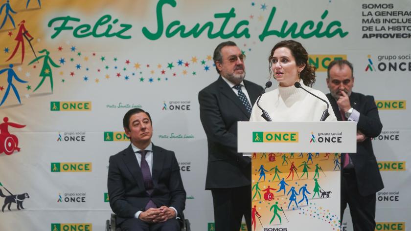 La presidenta interviniendo en el atril