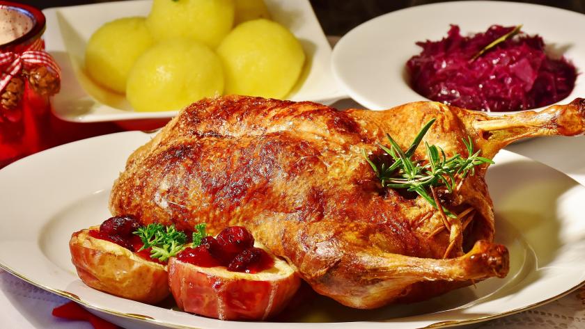 Pavo de Navidad en la mesa