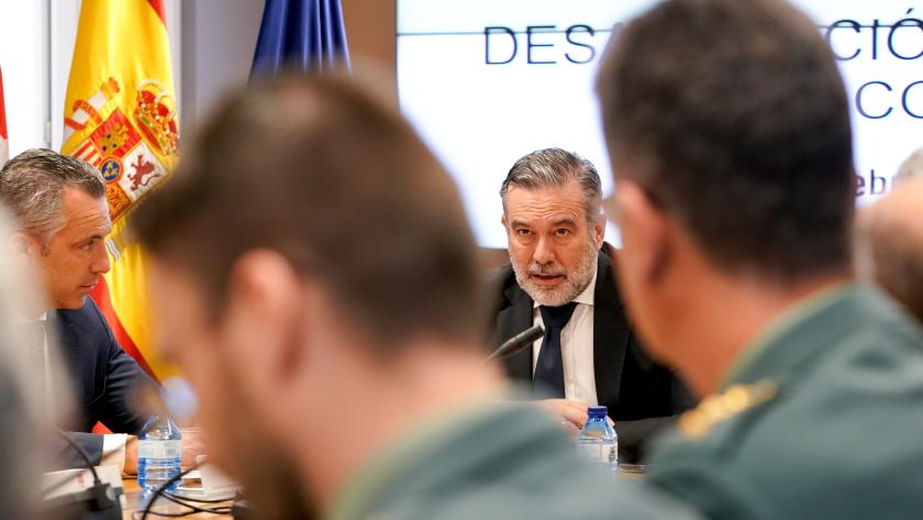 El consejero presidiendo la reunión